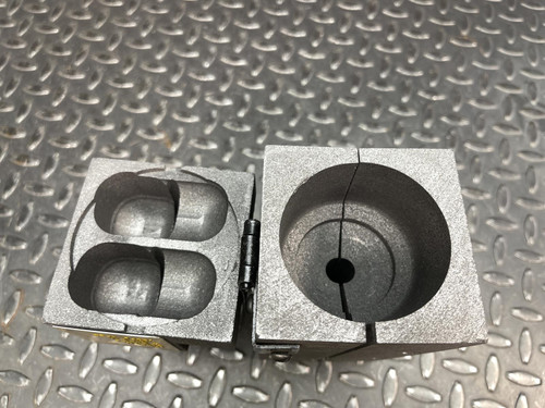 Cadweld PTC2Q1L Horizonal Thru Parallel Cable Mold