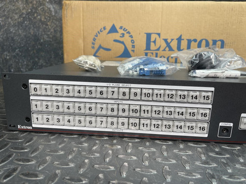 Extron SMX Series Controller 8 x DVI-D Input, 4 X DVI-D Output, 8x4 Stereo Audio