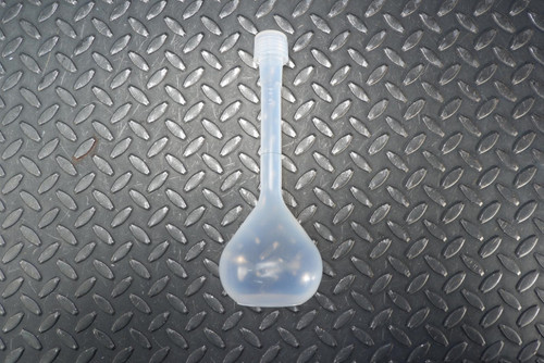 Vitlab 107497 PFA Chemical Resistant Volumetric Flask 250 mL with Cap -Unused