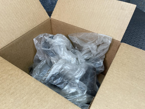 Lot of 7 Cooper Deadbreak DIP600 16.2 kV Dead End Plug w/Cap