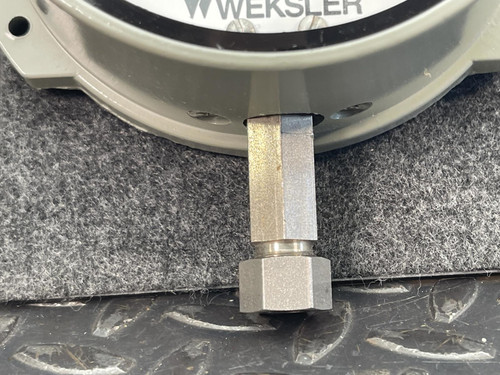 Weksler Pressure Gauge 3 1/2" Face, 0-8000 PSI, EA233PXPRWBX