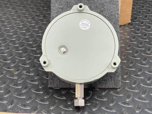 Weksler Pressure Gauge 3 1/2" Face, 0-8000 PSI, EA233PXPRWBX