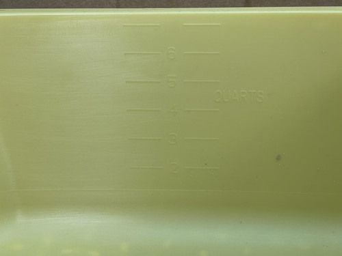 Medegen H362-05 Rectangular Wash Basin Gold, 7 Qt/6.6L Capacity, 13" x 10" 50/CS