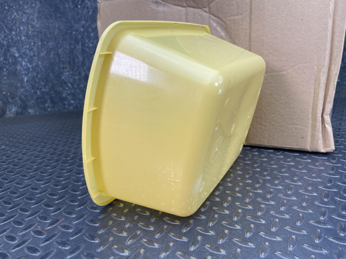 Medegen H362-05 Rectangular Wash Basin Gold, 7 Qt/6.6L Capacity, 13" x 10" 50/CS