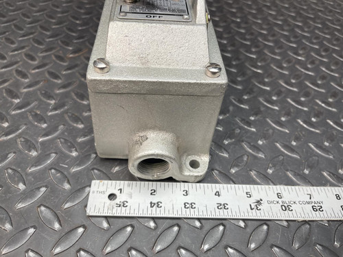 Crouse-Hinds EDSC271 GE CR101, On/Off Control, 115VAC, Appleton ECC755RH