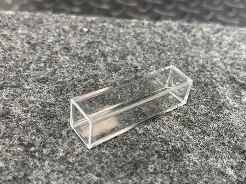 Case of 500 VWR 58017-875 Standard UV Grade Cuvette, 4.5ul, Disposable, -Unused