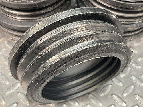 Lot of 25 Serco ASTM C-564 Multi-Tite Neoprene Rubber Pipe Gasket 4" -Unused