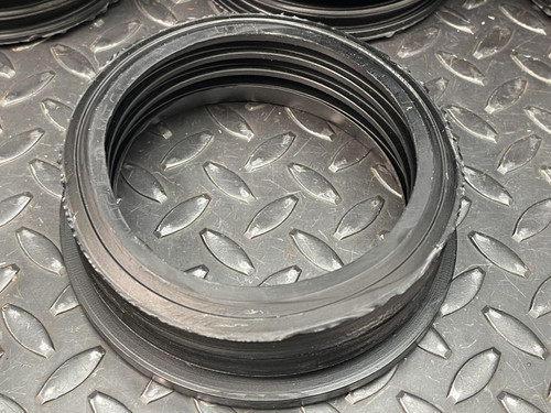 Lot of 25 Serco ASTM C-564 Multi-Tite Neoprene Rubber Pipe Gasket 4" -Unused