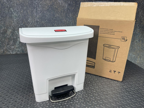 Rubbermaid Slim Jim Step-On Container, Front Step, 15L/4Gal -Unused Rubbermaid