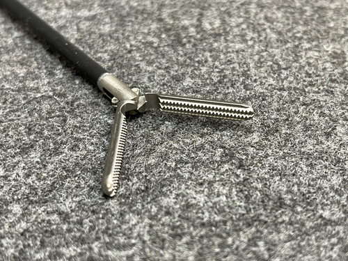 Lot of 2 Snowden-Pencer 90-5018 DeBakey Diamond-Line Clamp