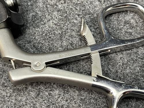 Snowden Pencer 90-3003 Rotating Double Action Atraumatic Grasper