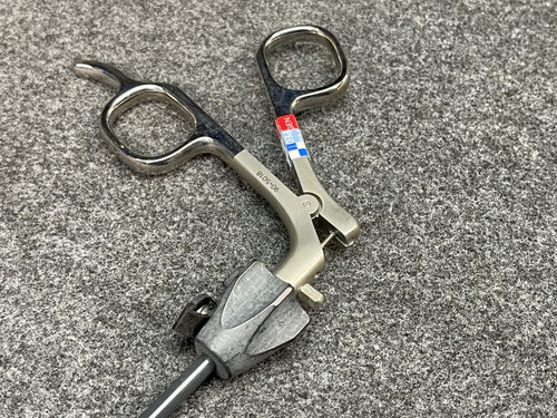 Snowden Pencer 90-5018 DeBakey Diamond-Line Clamp 15-1/4"