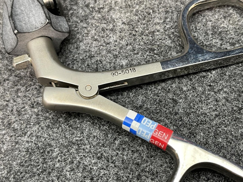 Snowden Pencer 90-5018 DeBakey Diamond-Line Clamp 15-1/4"