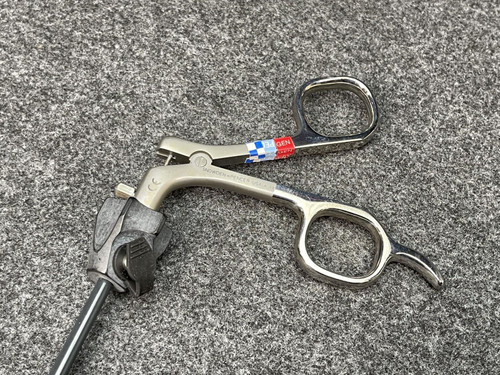 Snowden Pencer 90-5018 DeBakey Diamond-Line Clamp 15-1/4"