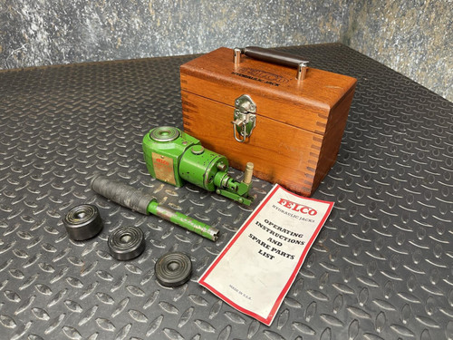 Felco Low Lift Precision Hydraulic Jack, 10 Ton, 1.500" Lift w/ Wooden Case Felco Hydraulic Jack