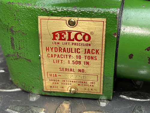 Felco Low Lift Precision Hydraulic Jack, 10 Ton, 1.500" Lift w/ Wooden Case
