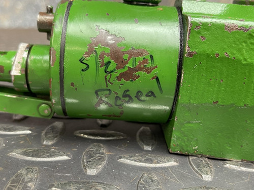 Felco Low Lift Precision Hydraulic Jack, 10 Ton, 1.500" Lift w/ Wooden Case