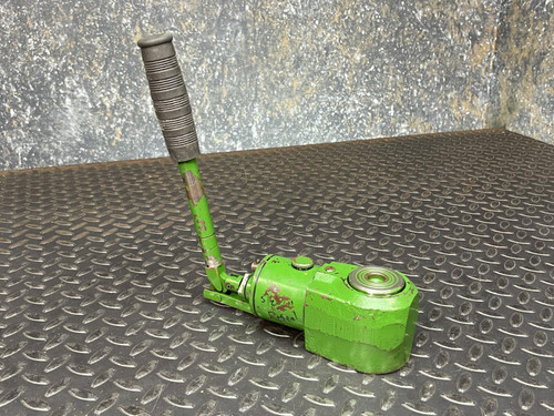 Felco Low Lift Precision Hydraulic Jack, 10 Ton, 1.500" Lift w/ Wooden Case