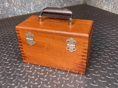 Felco Low Lift Precision Hydraulic Jack, 10 Ton, 1.500" Lift w/ Wooden Case