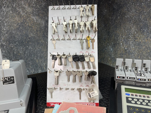 PC+ Flash Computerized Code Cutter & Key Duplicator w/ Tons of Blanks