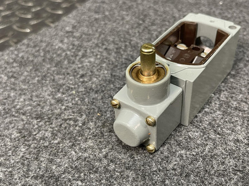 Allen-Bradley 802T-AM Series D Oil Tight Limit Switch NIB