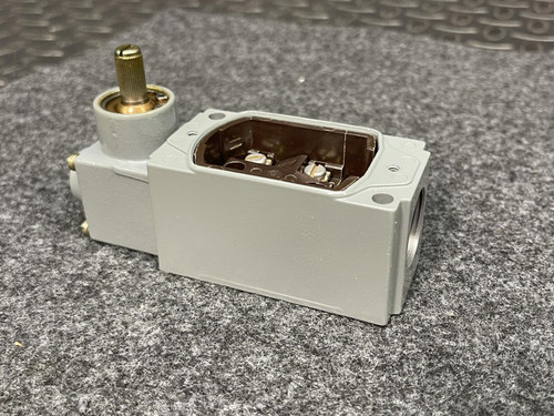 Allen-Bradley 802T-AM Series D Oil Tight Limit Switch NIB