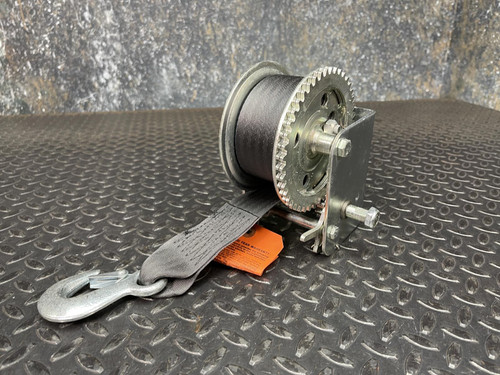 Dutton-Lainson DL1402A Medium Duty Pulling Winch w/ 20 Ft Strap, 1400 Lb, Unused