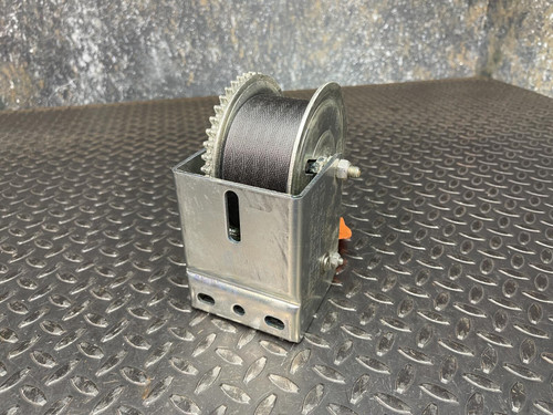 Dutton-Lainson DL1402A Medium Duty Pulling Winch w/ 20 Ft Strap, 1400 Lb, Unused