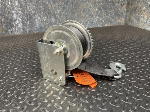 Dutton-Lainson DL1402A Medium Duty Pulling Winch w/ 20 Ft Strap, 1400 Lb, Unused