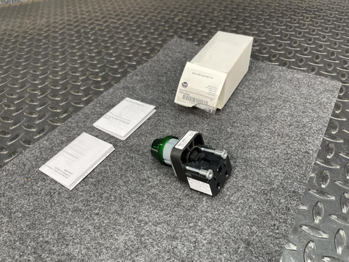Allen Bradley 800T-QH2G Pilot Light 30mm 12-130V AC/DC LED Green Allen Bradley 800T-QH2G
