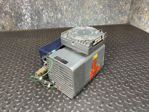 Gast Compressor / Vacuum Pump Model DOA-101-F8, Tested Gast DOA-101-F8