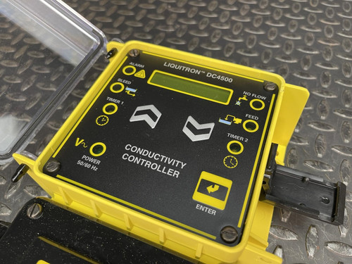 LMI Milton Roy Liquitron DC4500 Conductivity Controller DC4500-111A -Unused