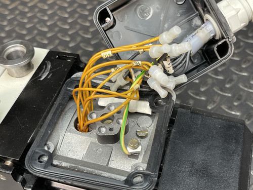 Pfeiffer Duo 2.5A Vacuum Pump PKD41 018A - For Parts