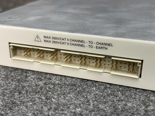 National Instruments SCXI-1124, 6-Channel Isolated DA Converter