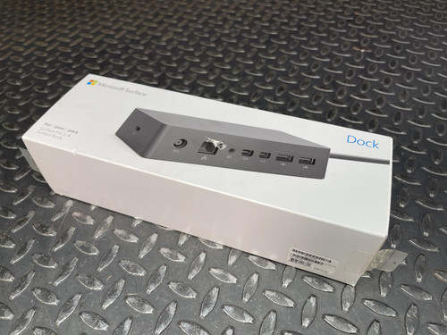 Microsoft 1661 Surface Dock for Surface Pro 3, 4 and Surface Book -Unused