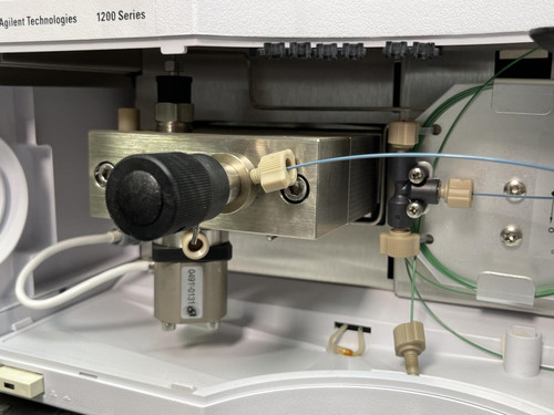 Agilent 1200 Series G1310A Isocratic Pump w/ Manual