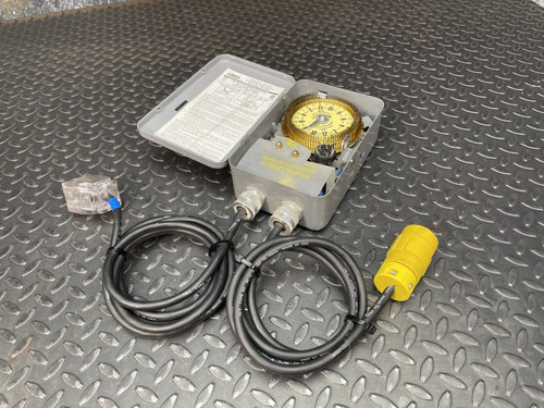 Dayton 6X761 Program Time Switch w/ Day Skipper, Single Pole, Double Throw Dayton 6X761