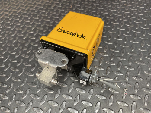 Swagelok MS-142DC Actuator w/ SS-43GS4-42DC Valve Swagelok MS-142DC