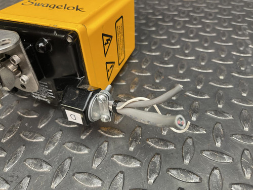 Swagelok MS-142DC Actuator w/ SS-43GS4-42DC Valve