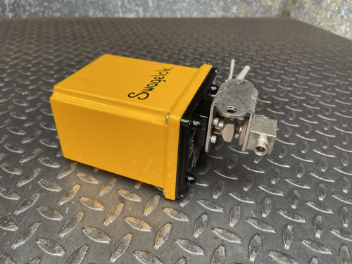Swagelok MS-142DC Actuator w/ SS-43GS4-42DC Valve