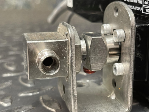 Swagelok MS-142DC Actuator w/ SS-43GS4-42DC Valve