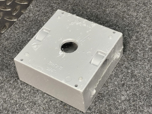 Thomas & Betts LT14 Steel City Two Gang Outlet Box, 3/4" Hubs, Silver -Unused