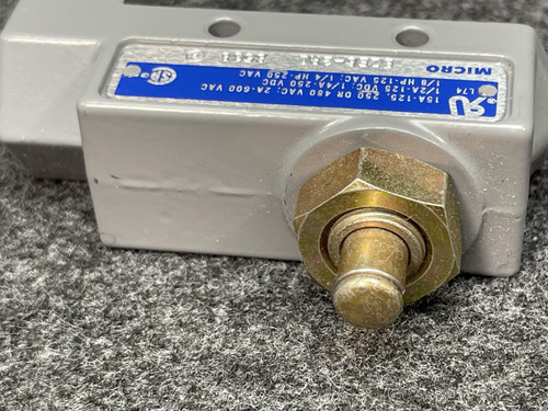 Micro Switch BZE6-2RQ Limit Switch Medium Duty Compact 15A - NIB