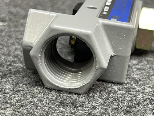 Micro Switch BZE6-2RQ Limit Switch Medium Duty Compact 15A - NIB