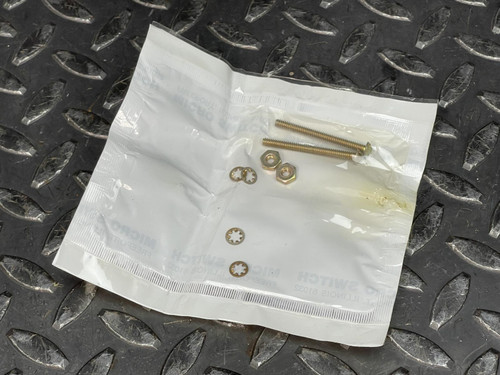 Micro Switch BZE6-2RQ Limit Switch Medium Duty Compact 15A - NIB