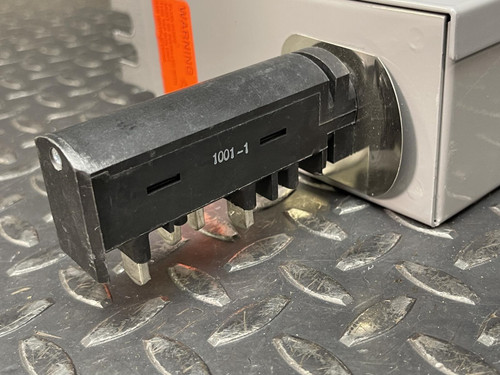 StarLine Busway Tap Box - CB225GE12-L620-4 - 208Y/120 20A