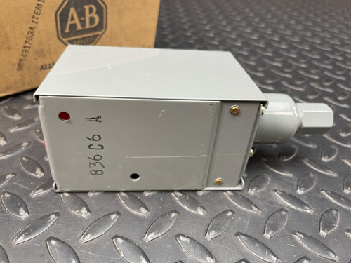 Allen Bradley 836-C6A Pressure Control Switch 100psi 1/4in - New