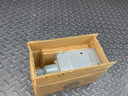 Allen Bradley 836-C6A Pressure Control Switch 100psi 1/4in - New