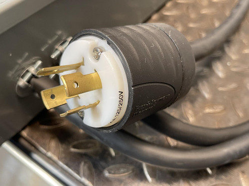 Square D SC1624M100S Meter Socket 16 Space 24 Circuits w/Main Breaker 100A + 20A