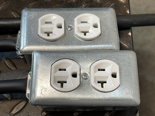 Square D SC1624M100S Meter Socket 16 Space 24 Circuits w/Main Breaker 100A + 20A